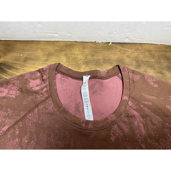 NWT Lululemon Size 14 Swiftly Tech Short Sleeve 2.0 Shirt SWRT/BRRO - Picture 4 of 10